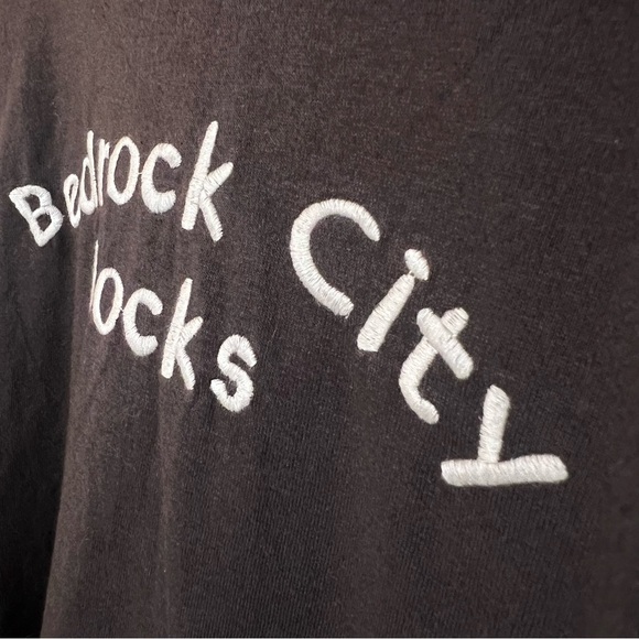 Vintage Flintstones “Bedrock City Rocks” T-Shirt Men’s XL Embroidered 90’s y2k - Picture 3 of 6
